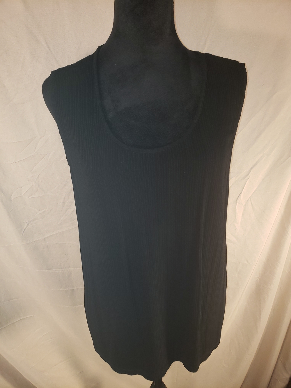 Women's Tanjay Black Ribbed Sleeveless Tank Top - M